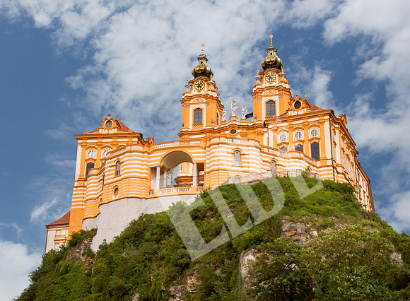 705_254_Melk-Edit